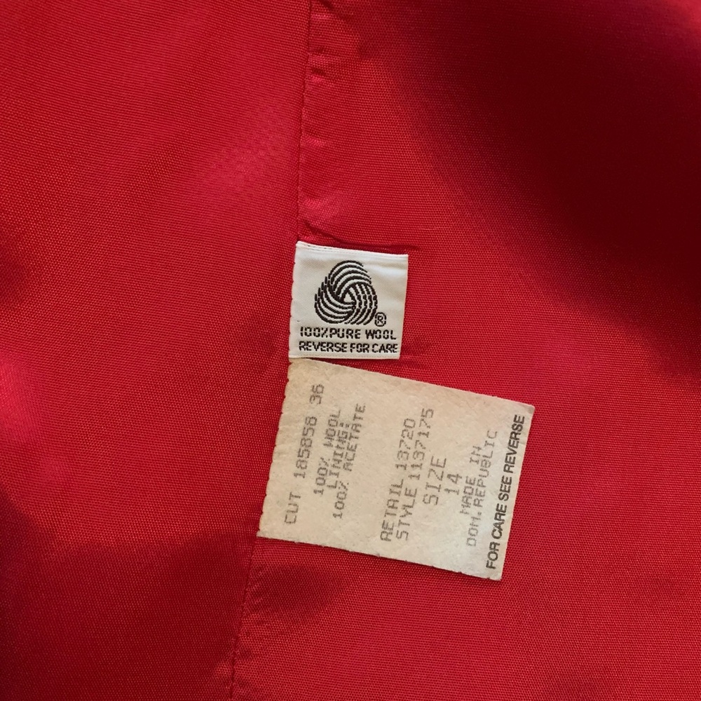 Vintage 1980s Koret 100% wool red blazer with black velvet trim. Size 14 - Picture 4 of 4